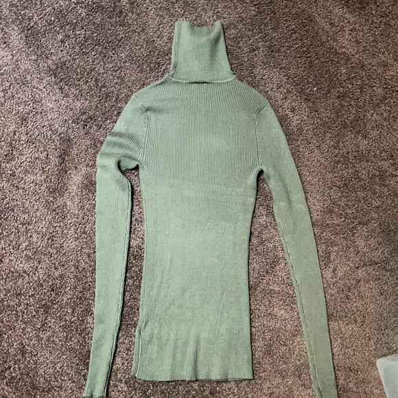 Express Green Ribbed Turtleneck Sweater 